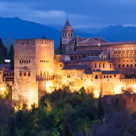 With 3 Bedrooms In Granada, With Wonderful View, Balcon * Granada