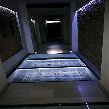 With 3 Bedrooms In Granada, With Wonderful View, Balcon * Granada